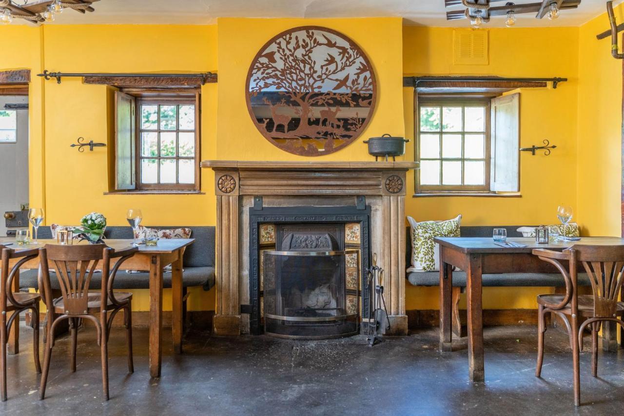 Rising Sun Pub, Restaurant And Rooms Lacock Buitenkant foto