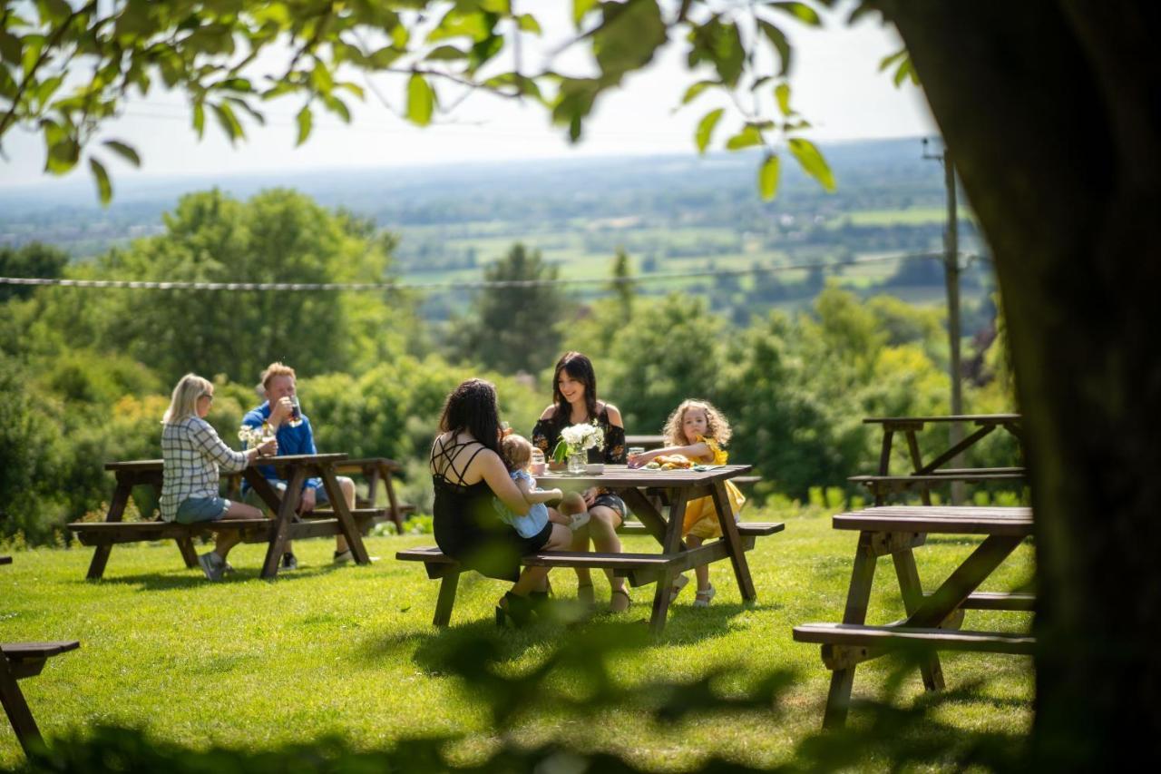 Rising Sun Pub, Restaurant And Rooms Lacock Buitenkant foto